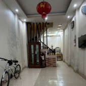 Cho thuê nhà  nguyên căn ngõ 2 Hà Trì, 40m x 4 tầng 3 wc 4 ngủ, 13Tr - ở nhóm đi làm, hộ GĐ